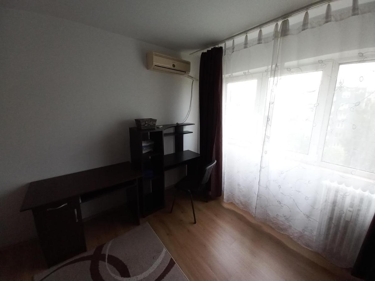 Studio Gorjului Bukares Bagian luar foto